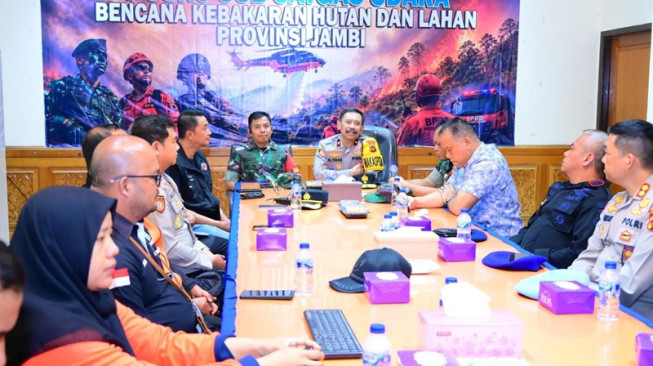 Wakapolda Jambi bersama Satgas Karhutla Cek Hotspot Karhutla, Evaluasi Penanganan dan Perkuat Sinergi di Lapangan